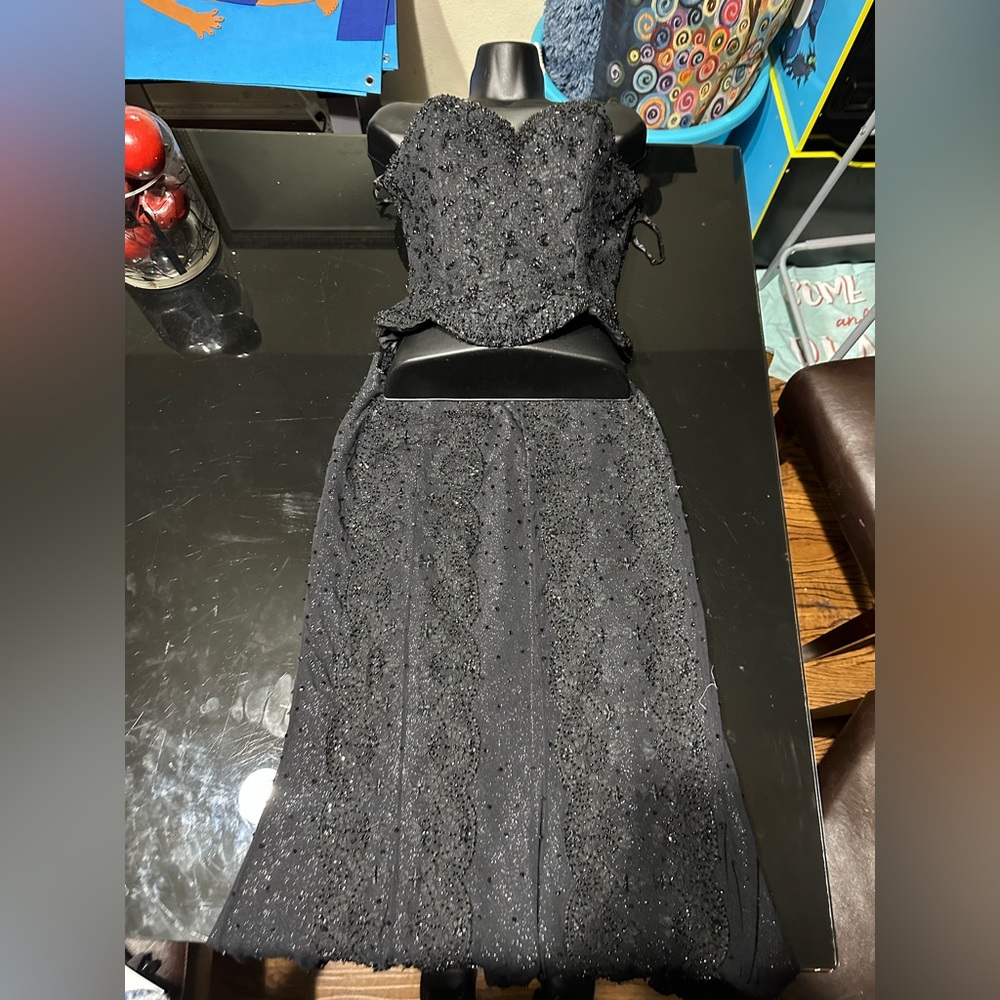 Two piece polyester Gown/ dress - Picture 7 of 9